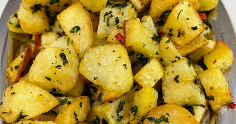 The best Lebanese vegan garlic and coriander potato – Batata Harra recipe