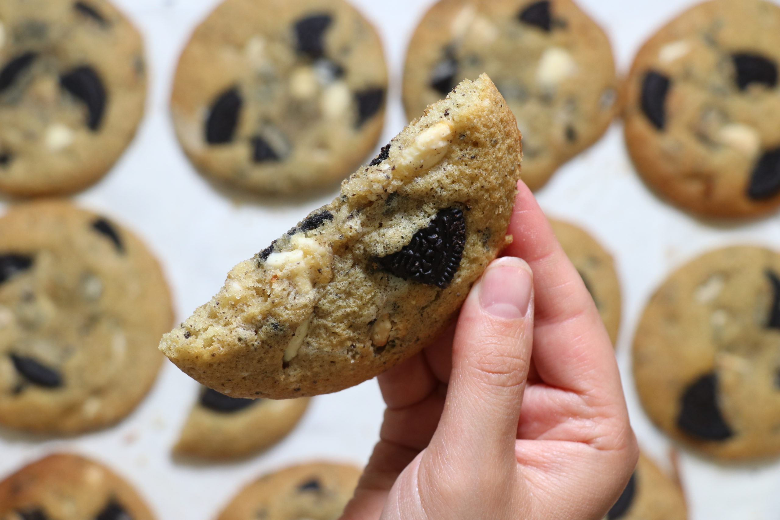 Oreo white chocolate chip cookie – Soft chewy cookie